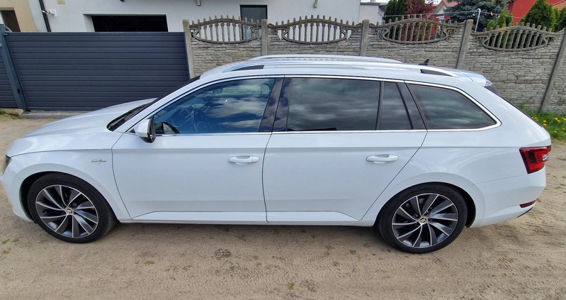 Skoda Superb cena 110700 przebieg: 221000, rok produkcji 2018 z Włocławek małe 106
